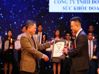 Công ty TNHH Đông Dược và Sức khỏe Doanh Diễn đạt TOP 10 Thương hiệu xuất sắc ba miền năm 2022